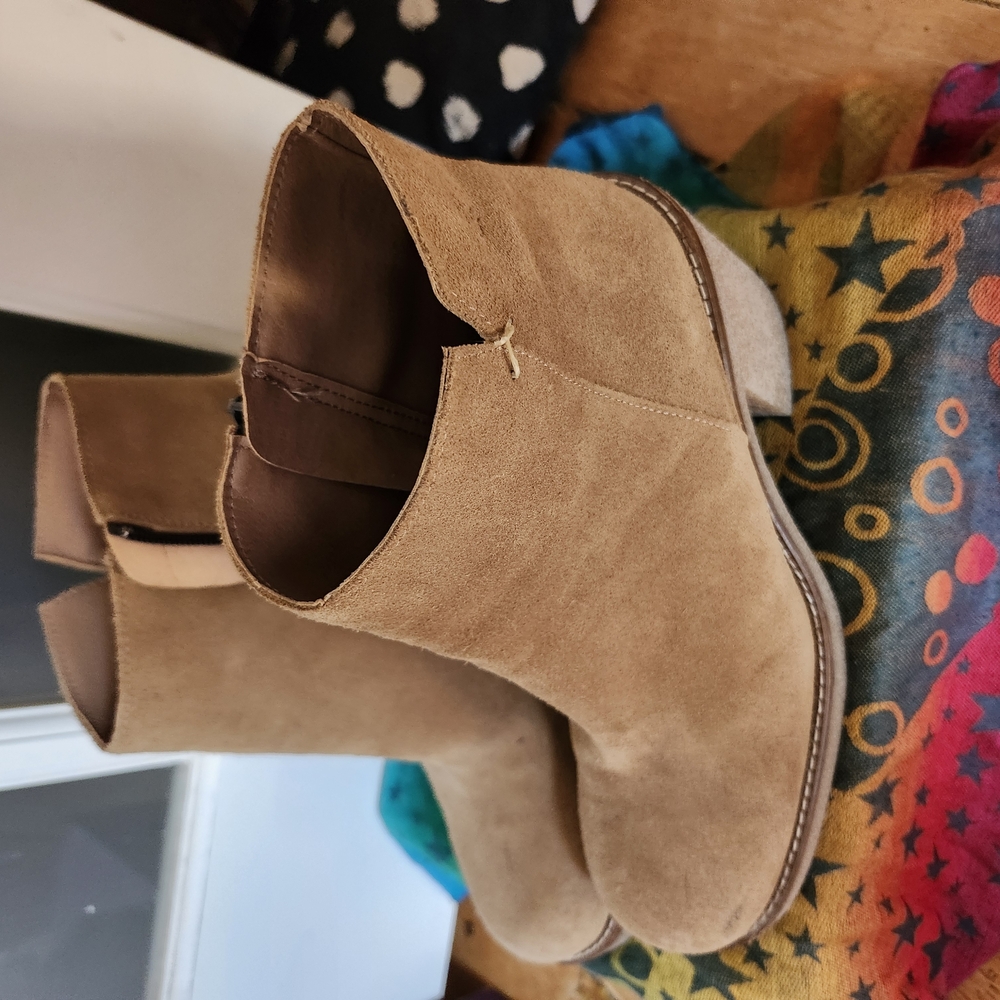 Tan Heeled Boots for Stylish Outings
